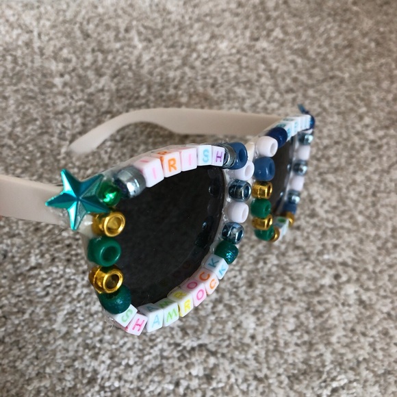 University of Notre Dame white beaded sunglasses I handmade! - Picture 2 of 5